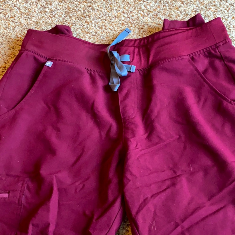 Figs Zamora Jogger Scrubs - L - Burgundy
